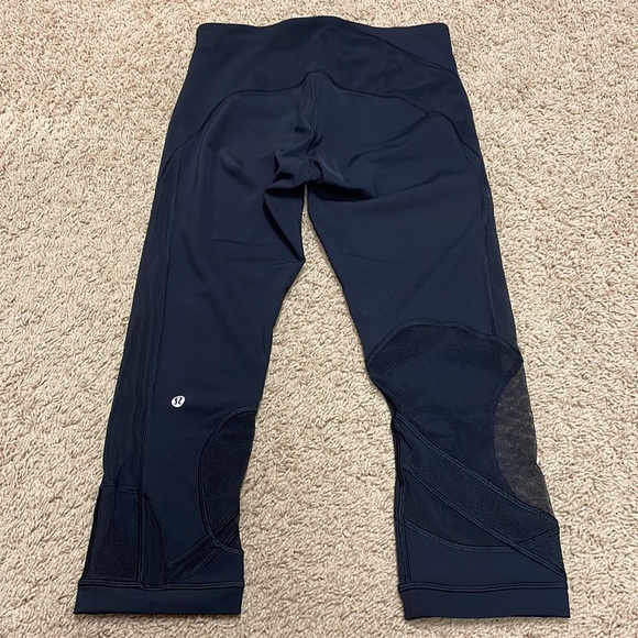 NWOT Lululemon Clear The Court Crop 21" - Picture 10 of 14